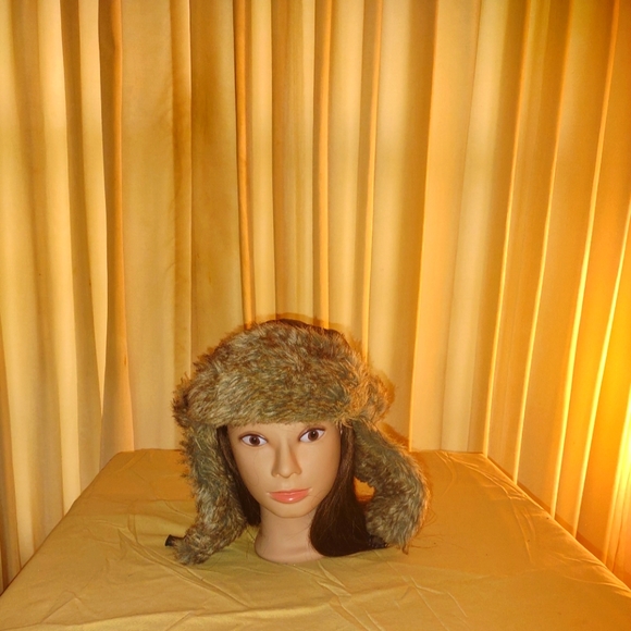 Russian/Canadain Aviator Winter Ear Flap Ski Hat - Picture 1 of 8